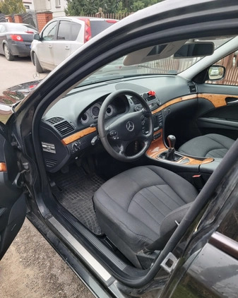 Mercedes-Benz Klasa E cena 18000 przebieg: 414692, rok produkcji 2006 z Tłuszcz małe 79